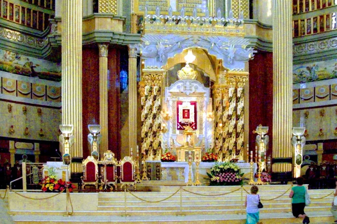 Jak zaplanować wizytę w Sanktuarium Matki Bożej Licheńskiej - praktyczny plan
