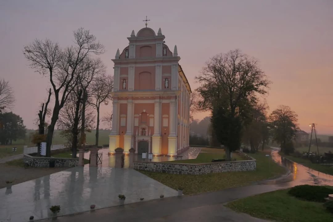 Sanktuarium w Skrzatuszu: historia, cuda i znaczenie dla pielgrzymów