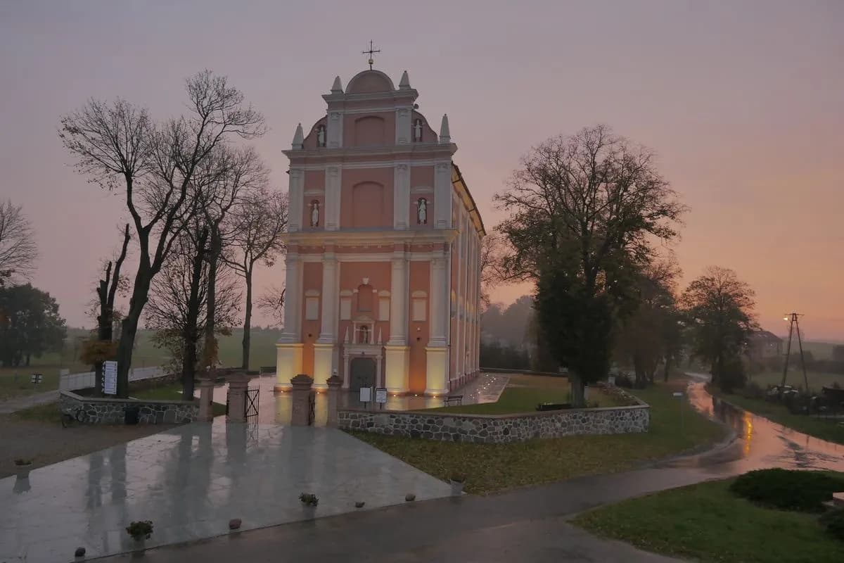 Sanktuarium w Skrzatuszu: historia, cuda i znaczenie dla pielgrzymów