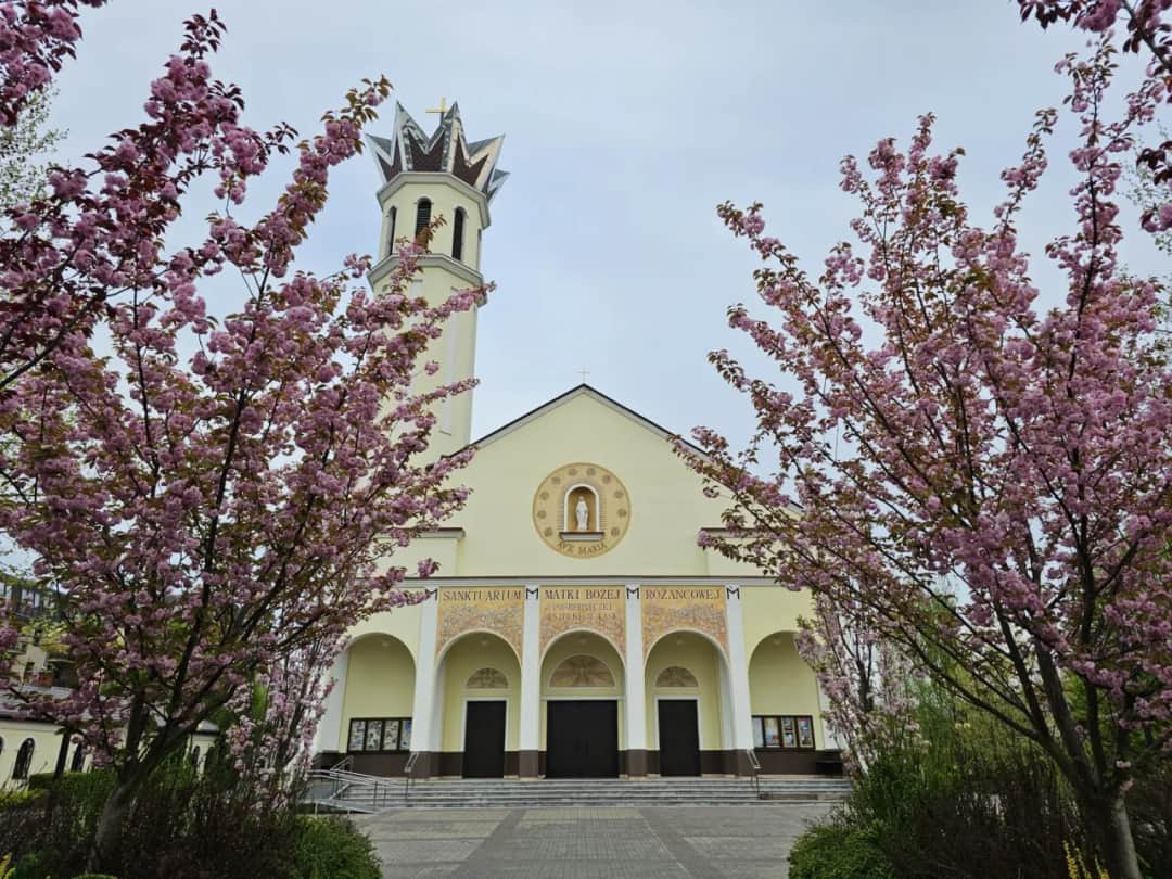 Sanktuarium Piaseczno - historia, cuda i pielgrzymki w jednym miejscu