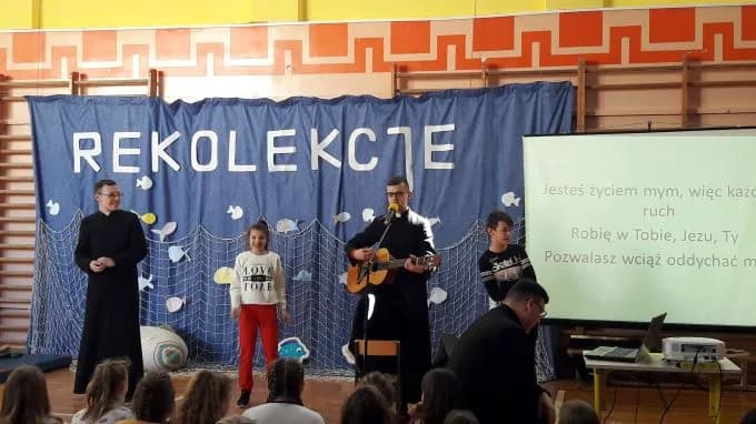 Rekolekcje w szkole - wszystko co musisz wiedzieć o organizacji i przebiegu