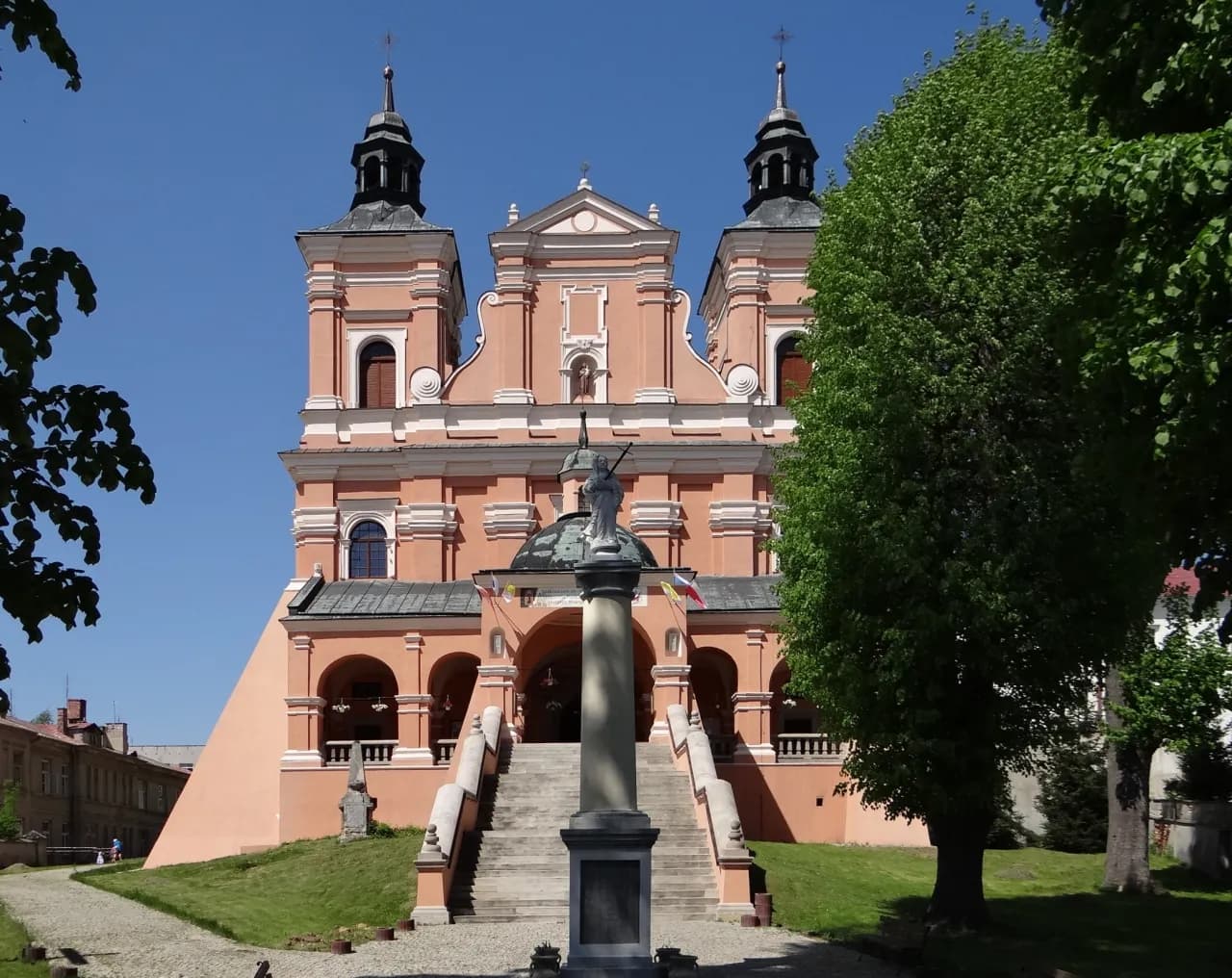 Sanktuarium w Radecznicy: fascynująca historia objawień św. Antoniego