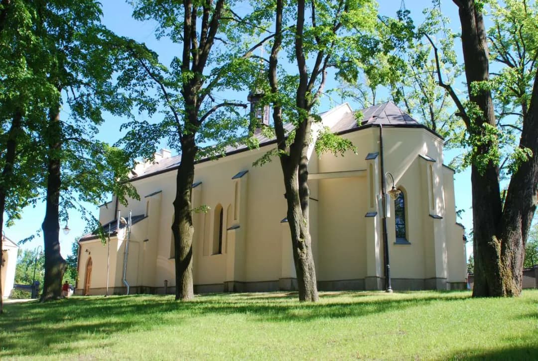 Sanktuarium jodłówka: historia, cuda i turystyczne atrakcje regionu